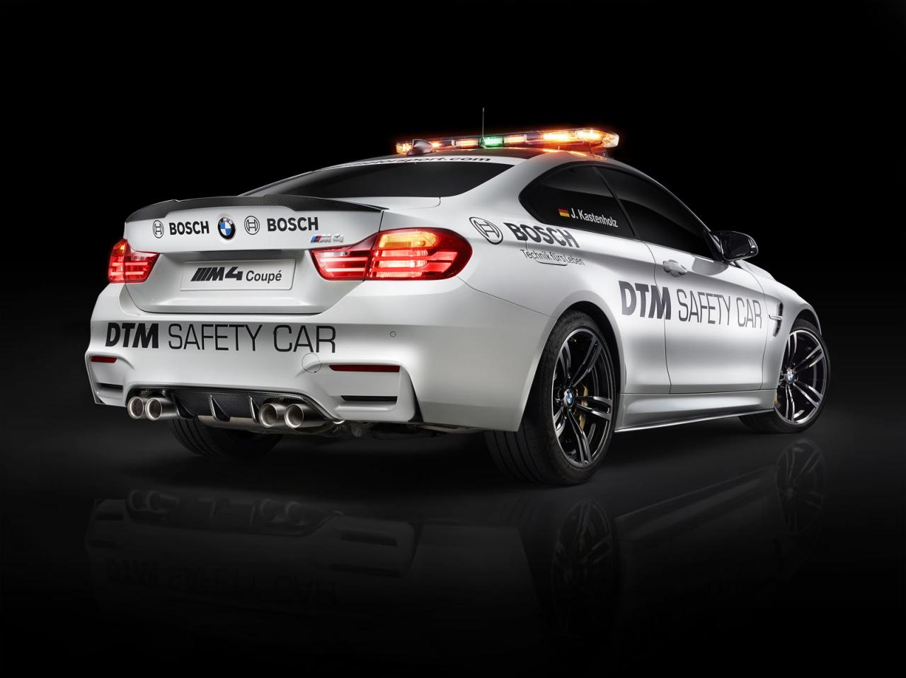 BMW M4 Coupe DTM safety car3