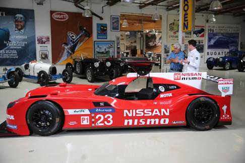 Nissan GT-R LM NISMO visita a garagem de Jay Leno