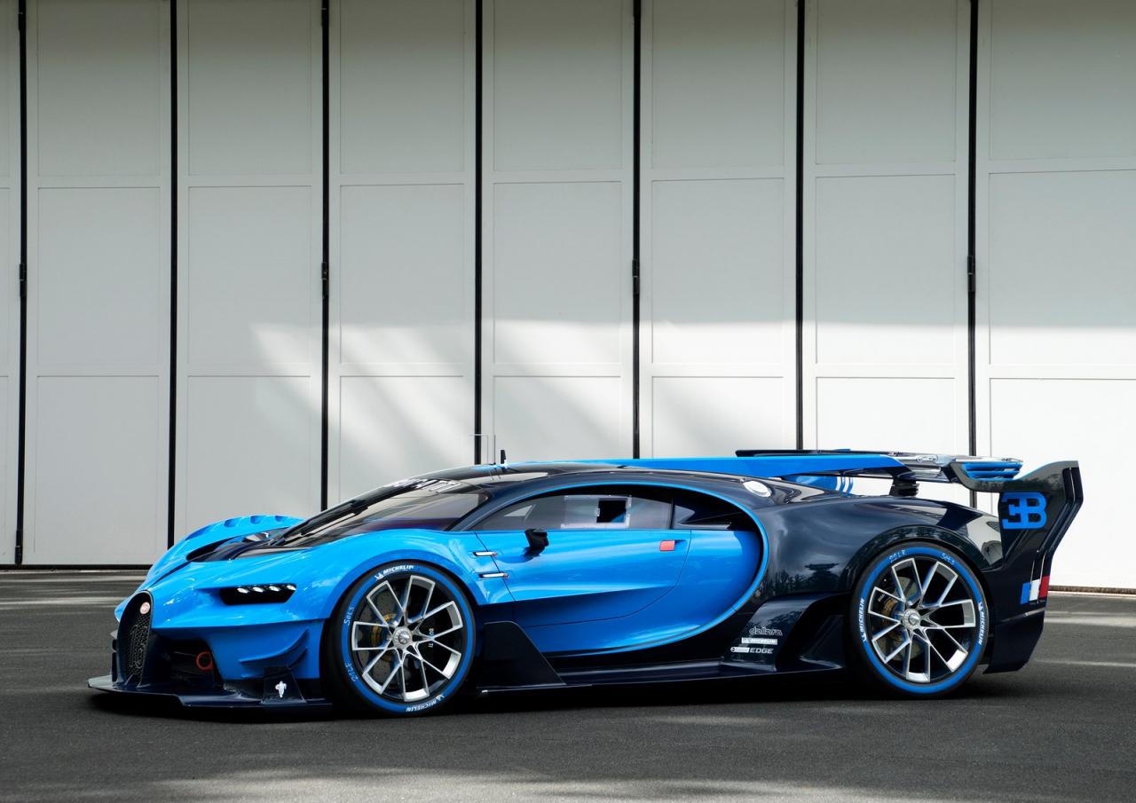 Bugatti at 2015 IAA 7