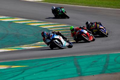 BMW Motorrad Alex Barros Racing estreia com pódio na abertura do SuperBike Brasil2
