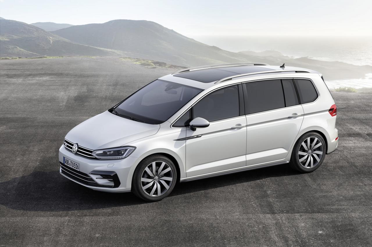 2015 Volkswagen Touran at 2015 Geneva Motor Show 3