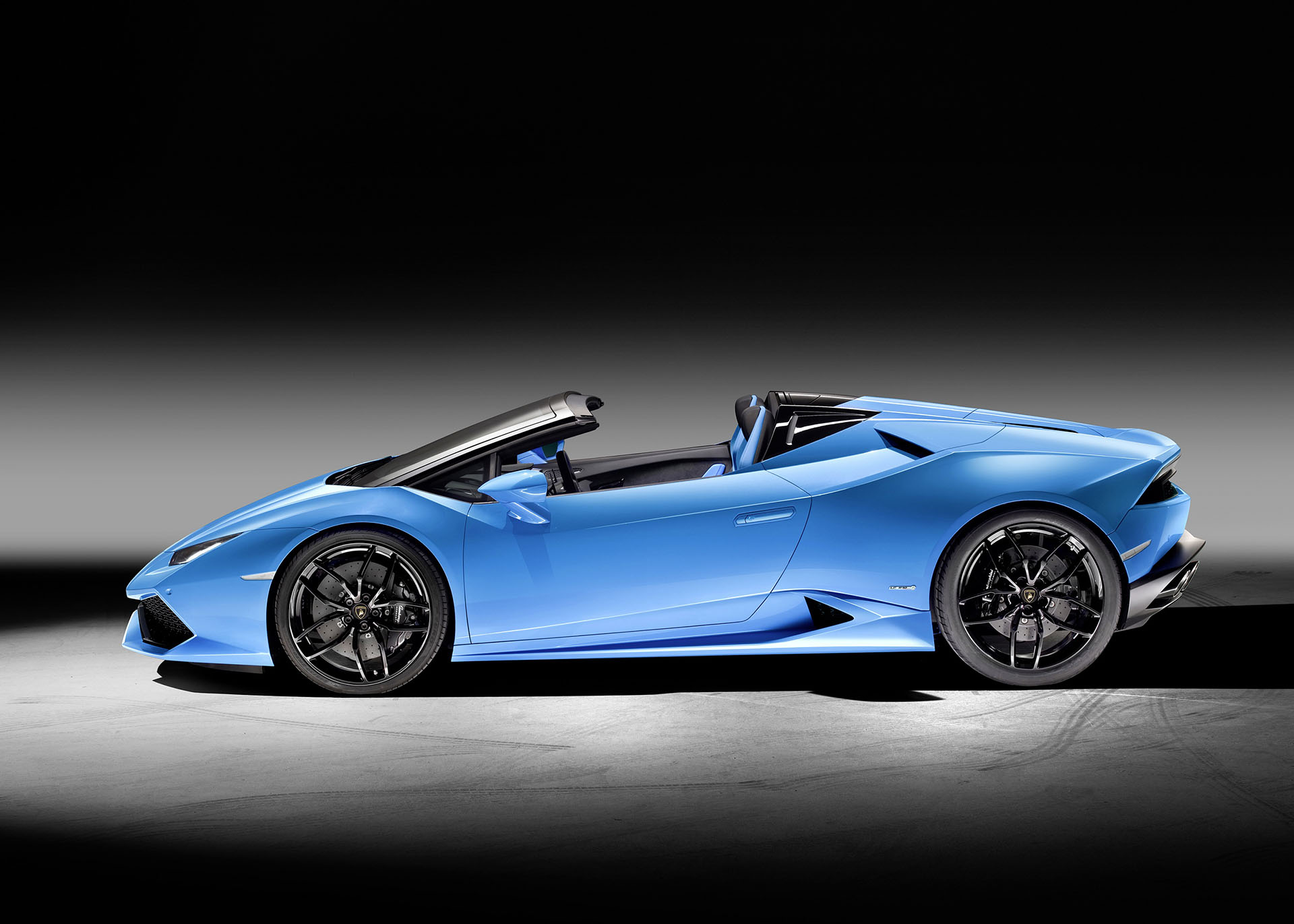 Lamborghini Huracán Spyder LP 610-4 Side View Open