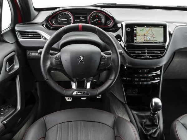 Peugeot-208-2017 (6)