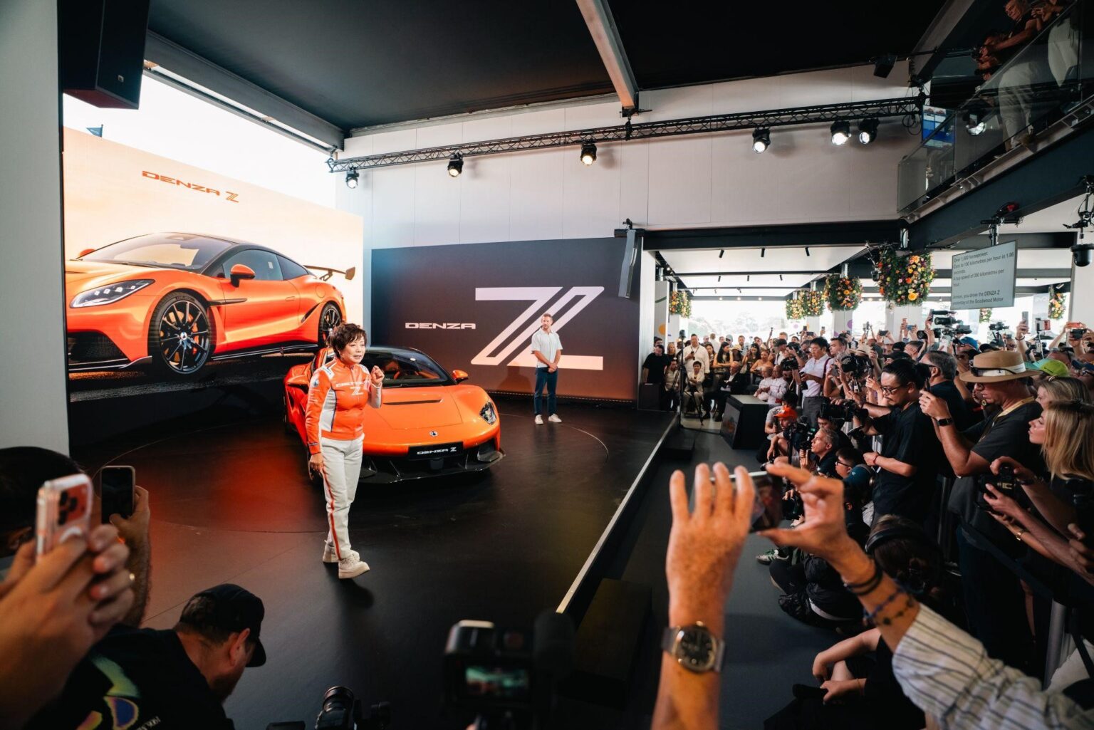 Denza faz lançamento global do modelo Z nas versões Coupé e Racing no festival inglês Goodwood